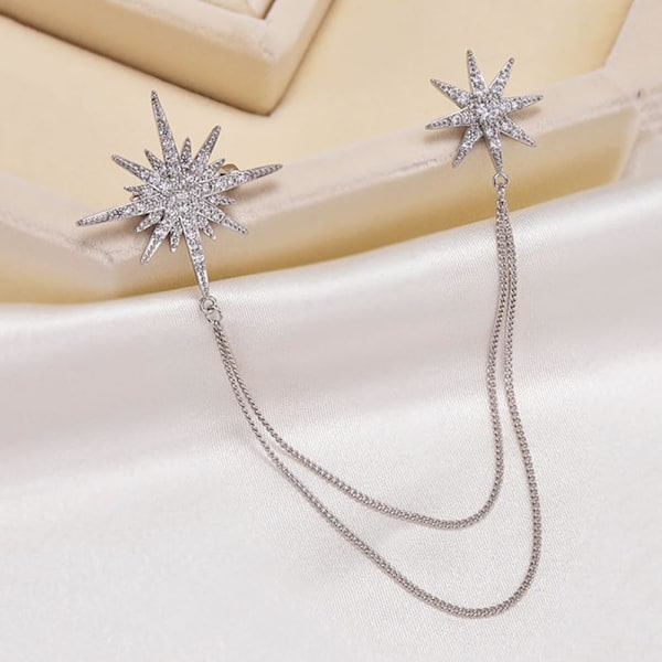 Silver Rhinestone Stjärnbrosch för Kvinnor Flickor Män Mode Kristall Snöflinga Tofs Slagstift Klänning Kostym Tillbehör Bukett Nätta Smycken Vinter Hol