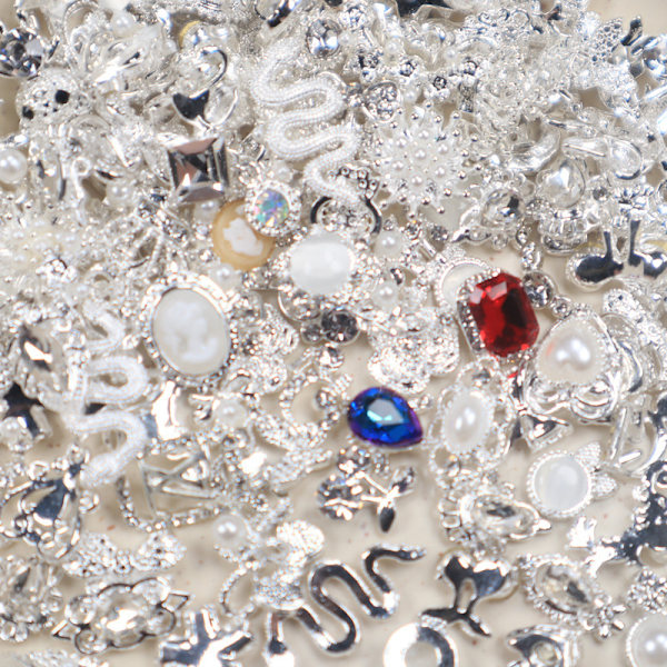 (Blandet mønster) 50 stk. blandede 3D perle-rhinsten sløjfe luksus metal neglekunst charms, legering negle Sliver