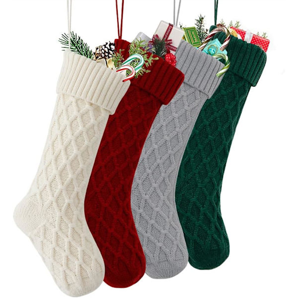 4 st stora julstrumpor i stickat