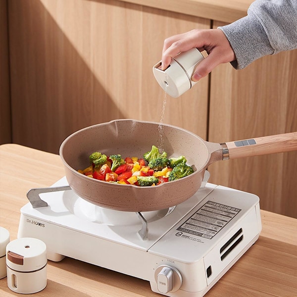 6 pyöreän magneettisen muovisen maustepurkin setti, keittiön maustepurkit, säilytys, magneettiset keittiön maustelaatikot