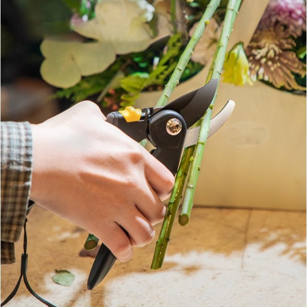 Skarp bladbeskärningssax, Skärdjup: 1,6 cm, Högkvalitativa stålblad med non-stick-beläggning, Läng