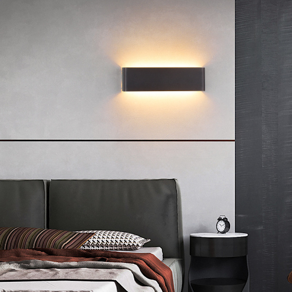 Trefarget belysning soverom hotell stripe vegglampe