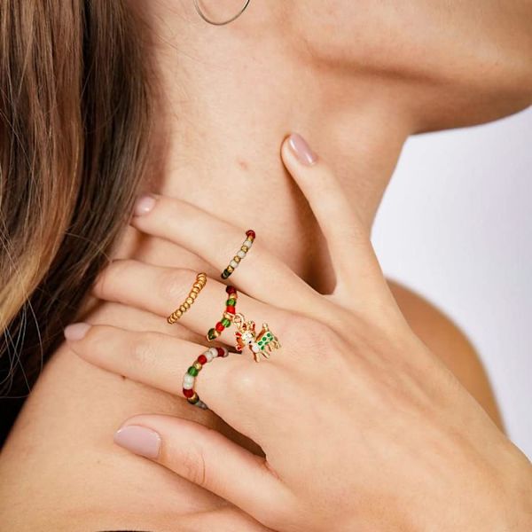 1,7×1,7×0,3 cm Julringar Pärlring Set Färgglada Pärlade Stackningsringar med Tomteälg Charm Elastiska Fingerringar Smycke