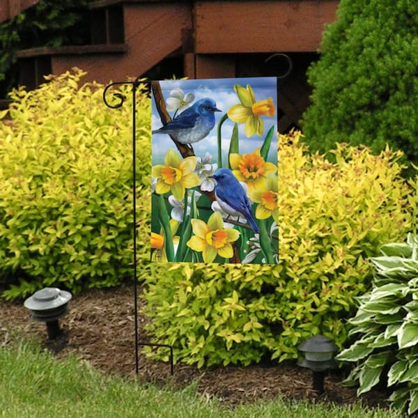 Blåfugler og påskeliljer vårhageflagg blomster 30 x 45 cm