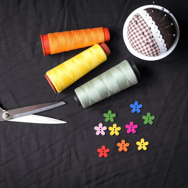 (15 mm) 100 st träknappar, färgglada blomformade knappar, sybehörsknappar för barn, DIY B