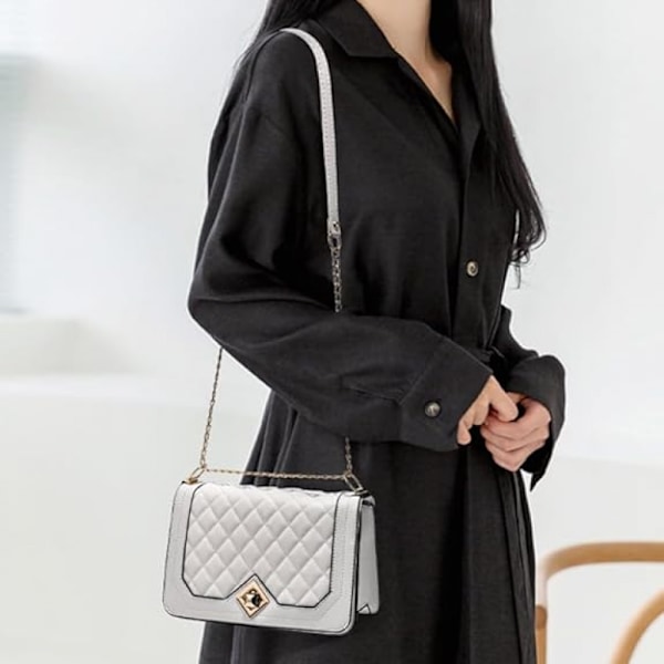 Damer Crossbody Handväskor Liten Kedja Axelremsväska Kvällsväska Mode Plånböcker Satc White