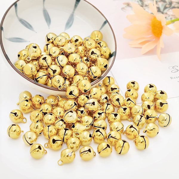 120 st Små Jingle Bells Gyllene Metall Jingle Bells Klocka Tillbehör för Smyckestillverkning Hänge Juldekoration DIY