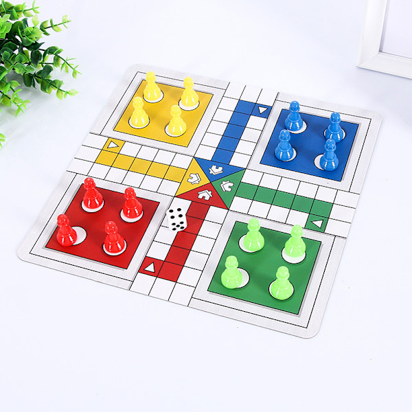 Klassisk spillkompendium - En samling av klassiske familiespill - Inkluderer sjakk, ludo og