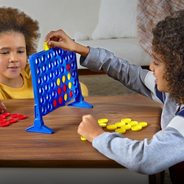 Klassisk Connect Four strategispil; spil for alderen 6 og opefter; 4 brikker i en række 2 piece