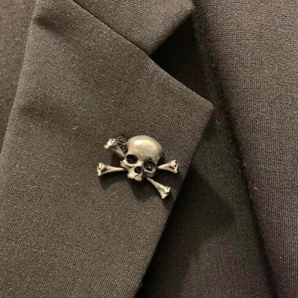 Retro Goottilainen Kallo Rinnaneula, Punk-Tyylinen Kallo Rinnaneula, Kallo Tikarit Risti Miekka Rinnaneula, Kallo Sähköinen Nastat Luuranko Rinnaneula