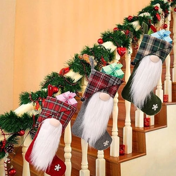 Sett med 3 Jule Strømper, Store Rutete Juleromper, Klassiske Juleromper, Dekorerte Godteposer til Jul
