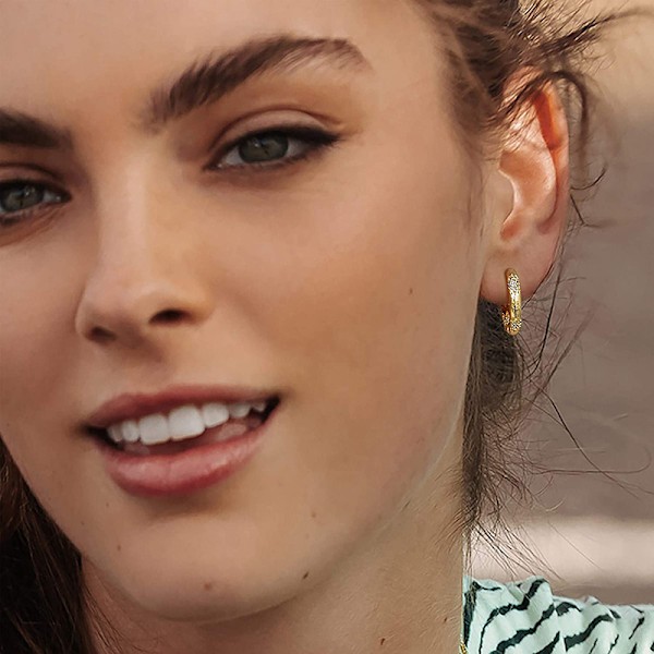 Cubic Zirconia Huggie Øredobber Gullbelagt Små Øredobber Små Huggie Hoop Øredobber Enkle Lettvekts Hoops Gave til Kvinner