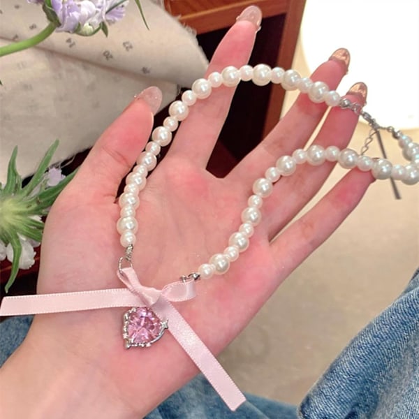 (Rosa) Perlehjerte Halskjede Rosa Sløyfe Choker Halskjede Boho Hjerte Halskjede for Kvinner Trendy Ting Hjerte Halskjeder for Tenåringer