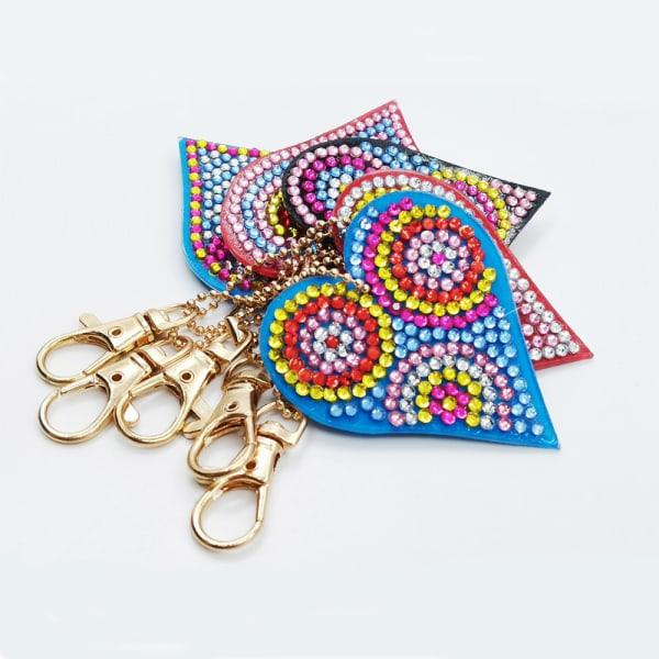5 stk. DIY diamantmaleri nøgleringe med Love Heart Desi