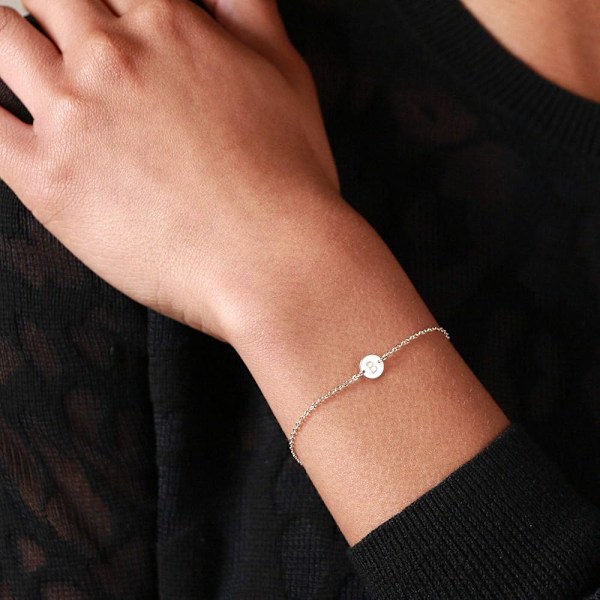 Armbånd i rustfrit stål med initial - Delikat møntbrev K-armbånd - Smalt disk-navn-armbånd - Personlig monogram C