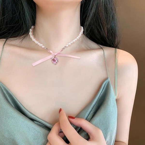(Rosa) Perlehjerte Halskjede Rosa Sløyfe Choker Halskjede Boho Hjerte Halskjede for Kvinner Trendy Ting Hjerte Halskjeder for Tenåringer