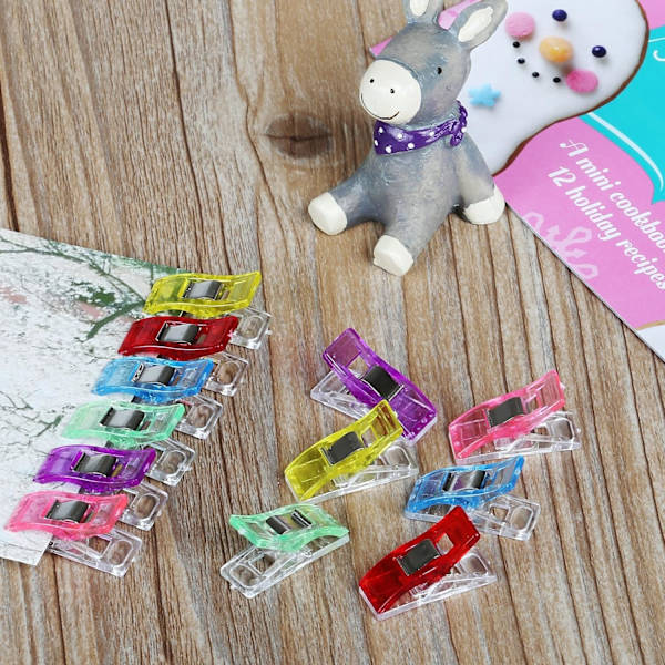 Paketet med 60 st Clips 3,3 * 1,8 * 1,5 cm Plast för Bindning