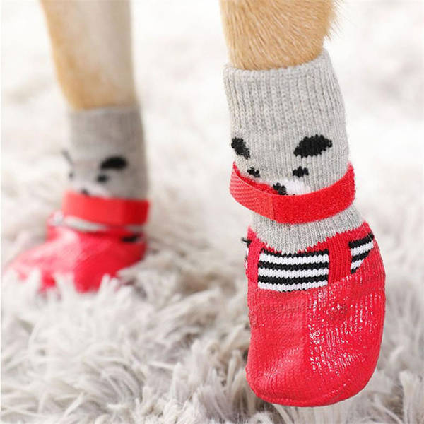 (S) 4 Självhäftande mjuka hundskor halkfria hundskrapsockor för att förhindra slickande tassar, halkfria