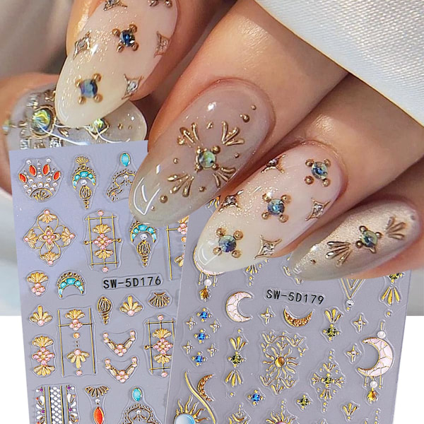 2 ST Sun Måne Nagelkonst Stickers 5D Präglade Totem Bohemisk Stil Nageldekaler Metallisk Guld Spetslinjer Grön Ädelsten Lyx Design Naglar Självhäftande Stickers