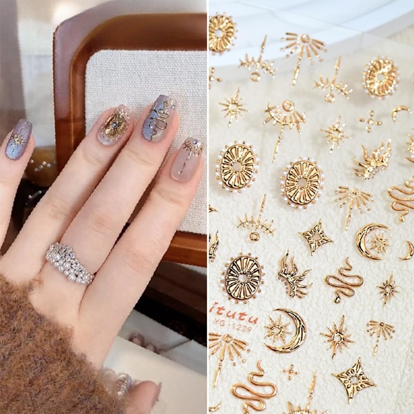 1 ark präglade stjärn-nagelstickers för nagelkonst, guldorm-nageldekaler, 5D självhäftande bronseringsstjärnor, måne-nageltillbehör, guld-nagelkonststickers för