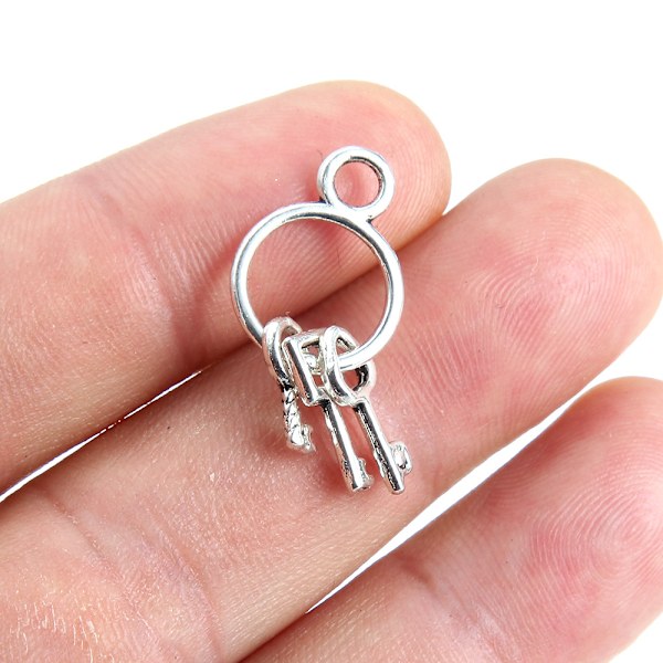 Charms Medical Nurse Hat -riipukset Seos Paketti Antiikki Tiibetin Hopea Vintage Charms DIY Kaulakorulle Rannekkeelle Korulle