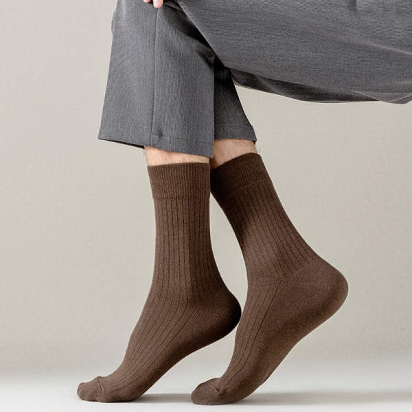 Herresokker vertikale stripete midtkalven høst og vinter, solide hvite og svarte sokker, enkelt for alle