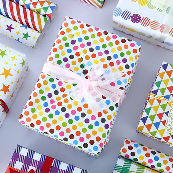 Geometriskt mönstrat presentpapper för barnens dag, DI