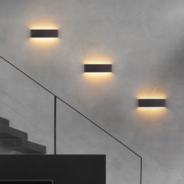 Trefarget belysning soverom hotell stripe vegglampe