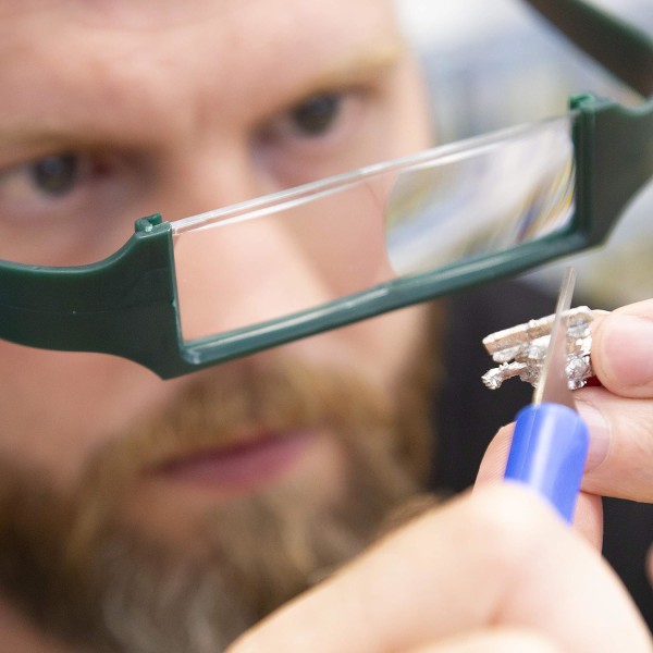 Hodebånd forstørrelsesglass 4 sorte linser