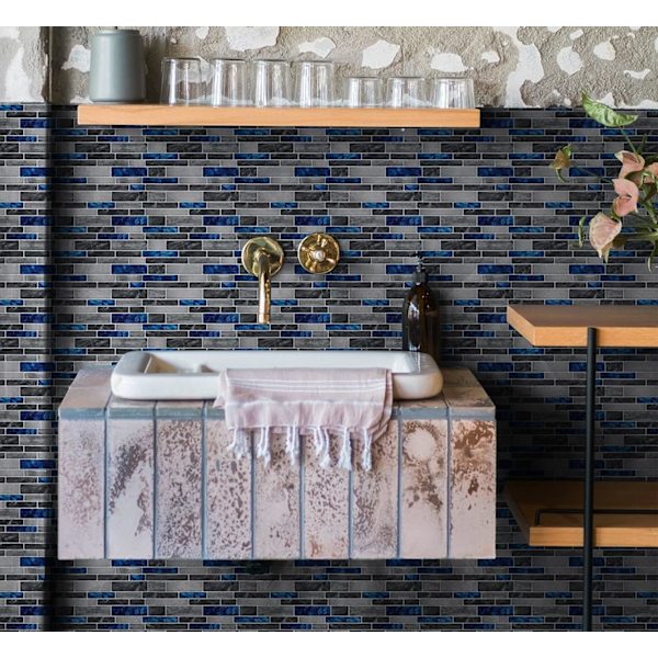 Blå självhäftande kakelplattor med marmormönster, mosaik effekt viny