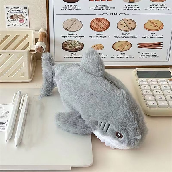 1st e Plush Shark Case Skolmaterial 1PCS