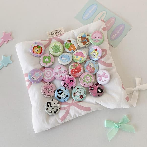 6 st Retro Mini Tecknad Knapp Badge Ryggsäck Pennfodral DIY De A3