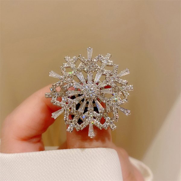 Roterbar Crystal Rhinestones Broche Snowflake Broche Pins Silver