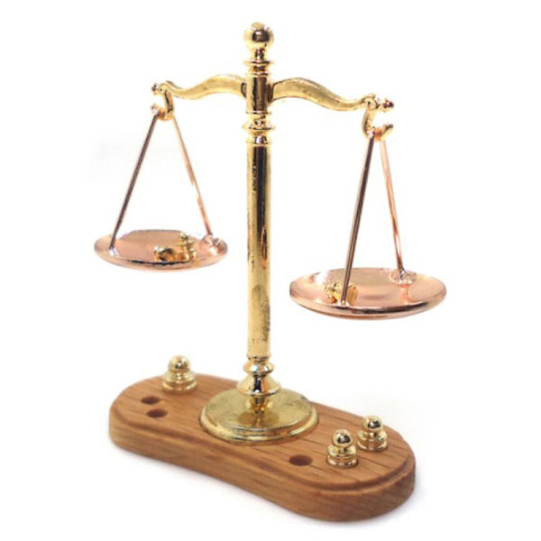 1 kpl nuken miniatyyri tarvikkeet Mini Balance Scale -mallilelu