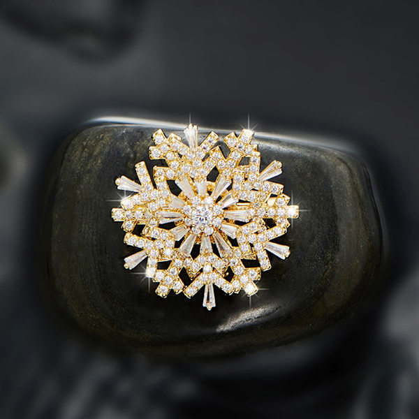 Roterbar Crystal Rhinestones Broche Snowflake Broche Pins Gold