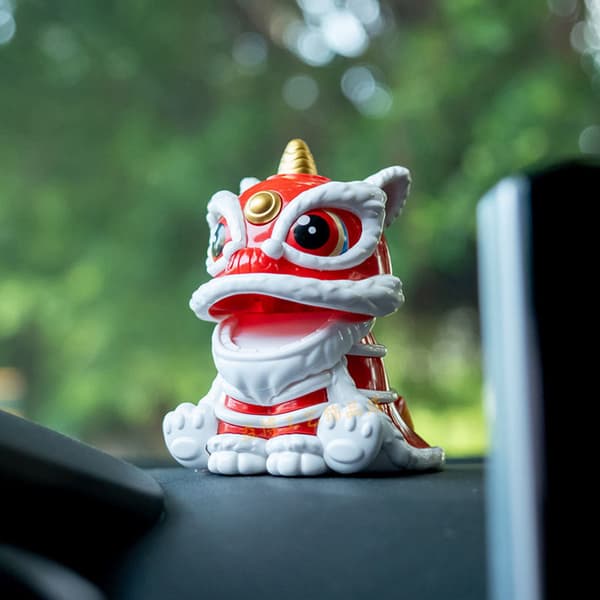Lucky Dancing Lion Solar Powered Home Decoration Yellow