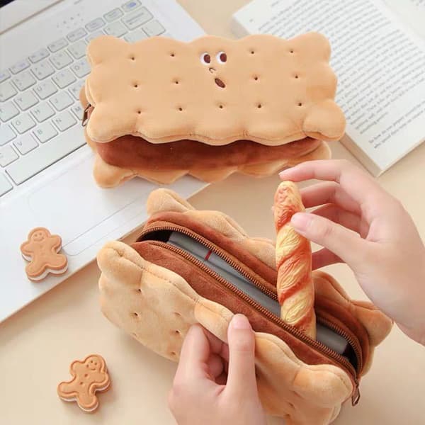 1X Kjeksform Blyantboks Plysj Cookies Blyantpose
