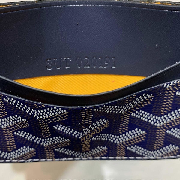 Korthållare i kohud, elegant De Card Bag, liten modell, moderiktig