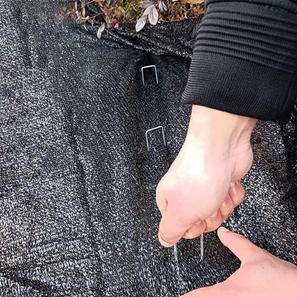 Förpackning med 80 15 cm galvaniserade trädgårdslandskapsmärlor för ogräsbarriär