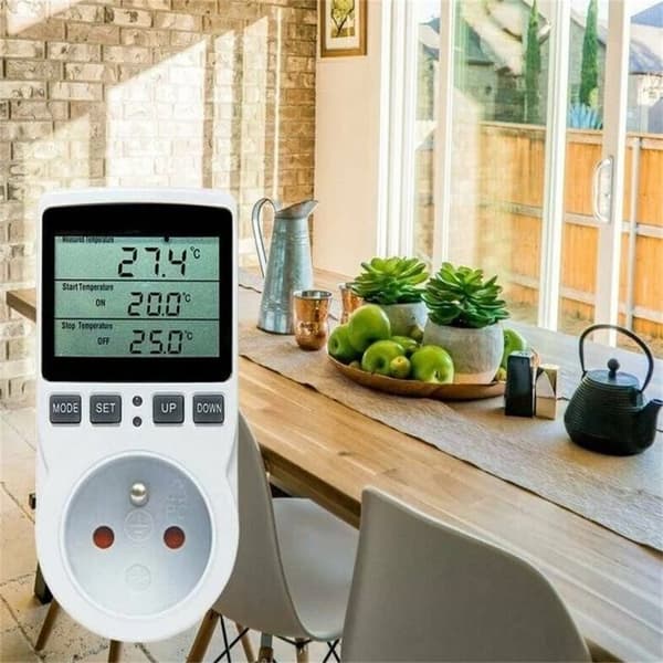 Digitaalinen termostaatti lämmitykseen ja ilmastointiin