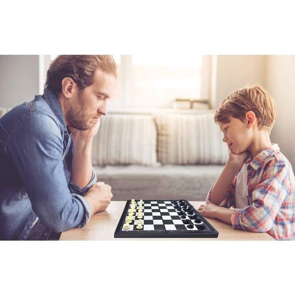 Vikbart magnetiskt schackset