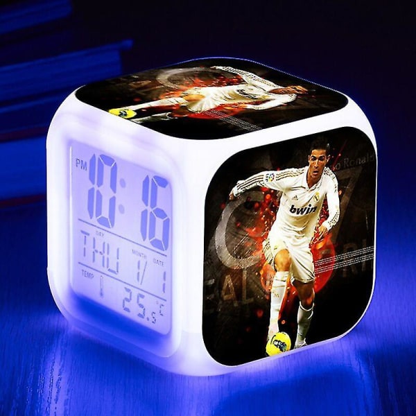 Fotbolls-VM - Ronaldo digital väckarklockab, färgglada lampor Väckarklocka Fyrkantig klocka Tillgänglig Lämplig USB laddning, bästa presenten för pojkar och flickor