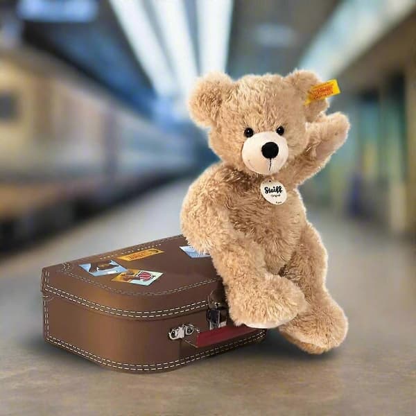 Fynn bamse med kuffertlegetøj Beige