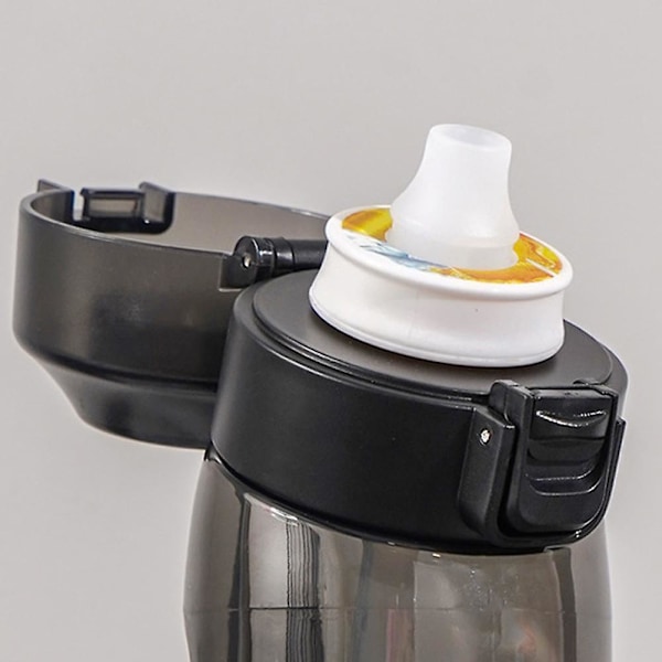 Hedelmän tuoksuinen vesipullo, hajuvesipullo, urheilullinen vesipullo, juoma, hedelmämakuisten kapselien kanssa, toiminnallinen juoma Functional beverage PhotoColor