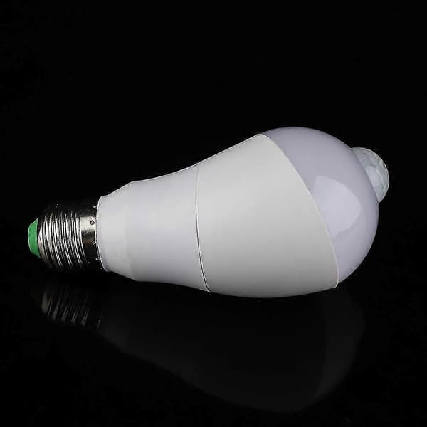LED-lyspære med bevegelsessensor, 350° roterende sensorhode for gang E27 (varmhvit, 7W)