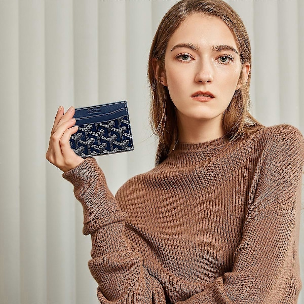 Korthållare i kohud, elegant De Card Bag, liten modell, moderiktig
