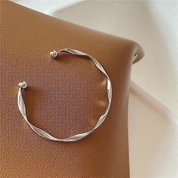 Retro Armbånd Blankt Åpningsarmbånd for Kvinner Minimalistisk Vridd Håndleddsmykke