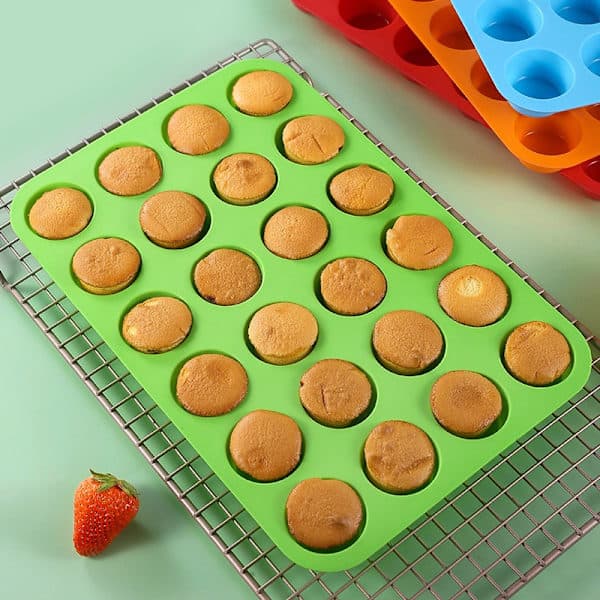 Mini Silikon Muffinsform, 24 Kopper Mini Muffinsform Gratis og Oppvaskmaskinsikker, Non-Stick Silikon Bakeform