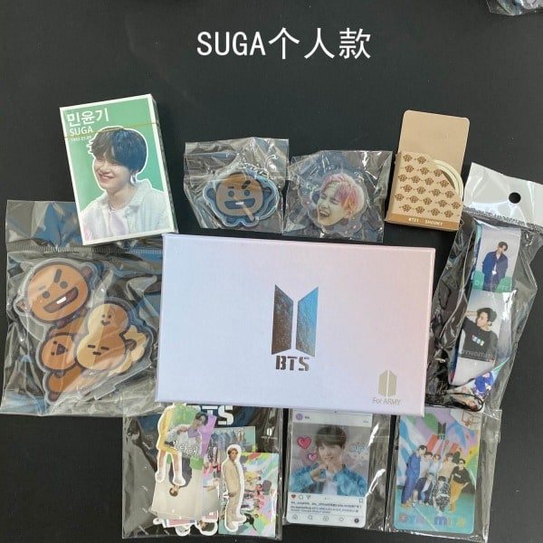 BTS Bulletproof Cad Aid Presentpåse Dynamite Vykortet Lanyard Card Tape Star Presentbox Suit V