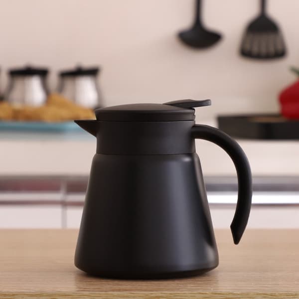 Vakuumisoleret kaffekande i rustfrit stål, dobbeltvægget termokande til kaffe, te, mælk og kolde drikke 680 ml sort